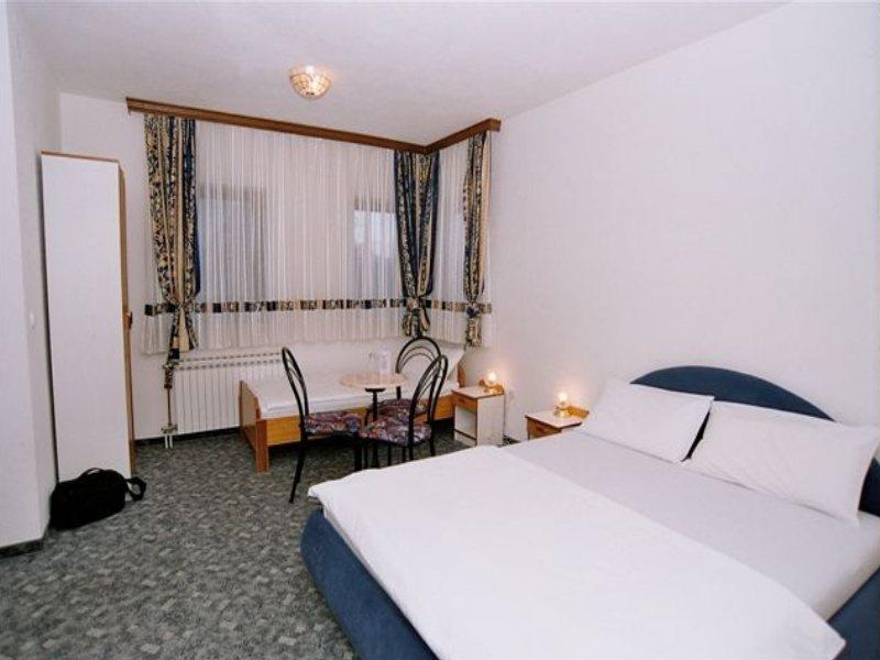 Ada S Hotel Бихач Номер фото